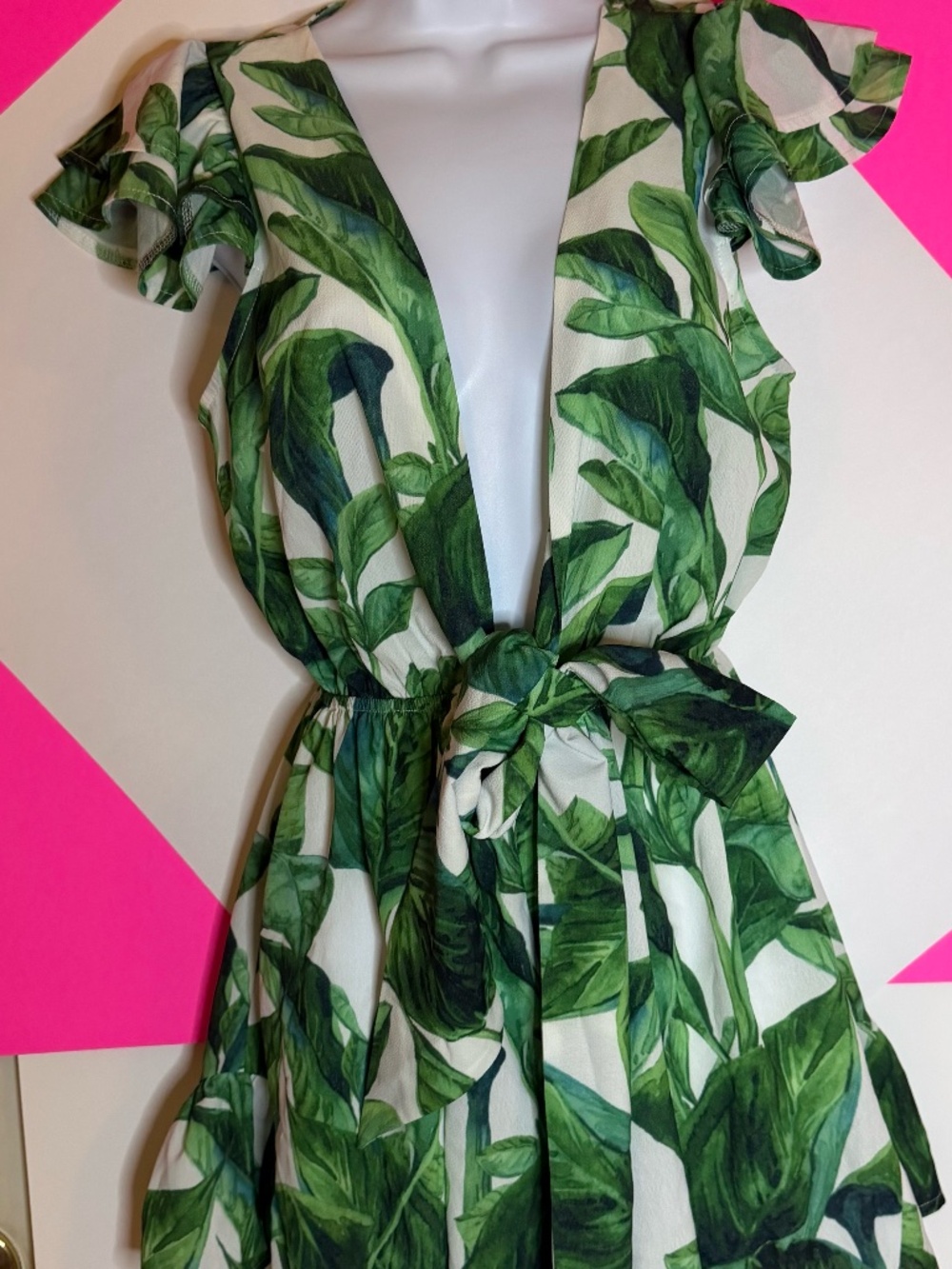 LUXXE Tropical Leaf Print Tie Front Romper Medium Beachy Vacation Outfit